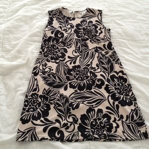 Tan and black floral print dress!