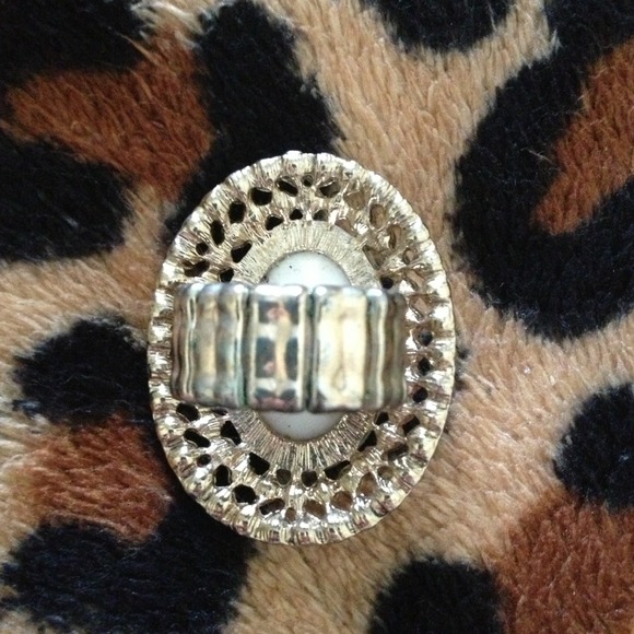Ring! - Picture 2 of 4