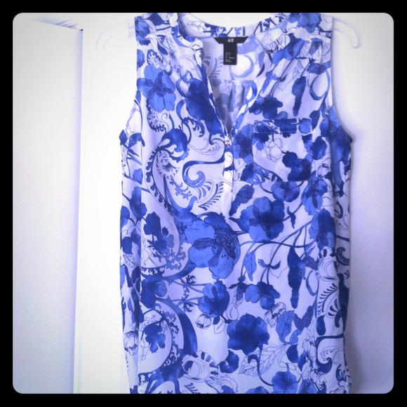 White and blue printed top