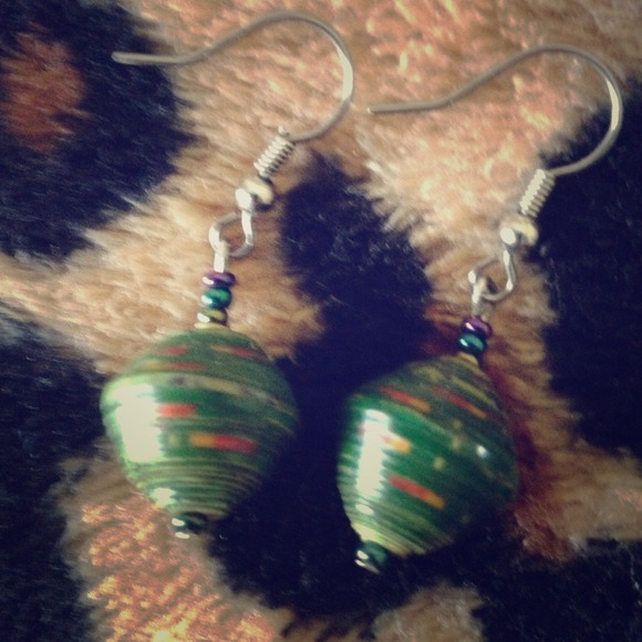 Cute green earrings!