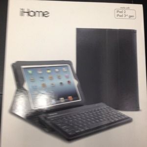 IPad Keyboard Case by IHome