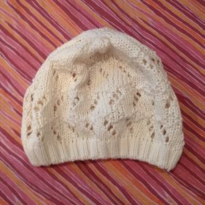 🔴SOLD🔴Pins and needles crochet beret from urban!