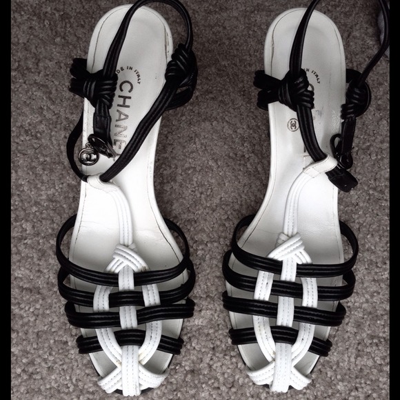 Authentic CHANEL Sandals Shoes sz 9 40 Black White