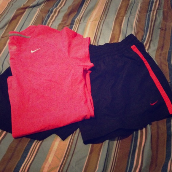 💢SOLD💢 *Bundle* Nike Shirt and Shorts