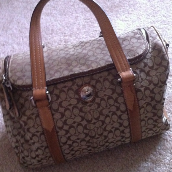 Large coach travel handbag