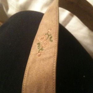 Flowered belt