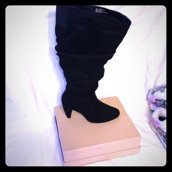 Torrid black boots