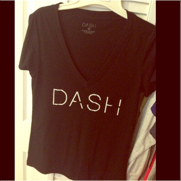 Dash Tops - ✨Kardashian's 'Dash' Black V Neck✨
