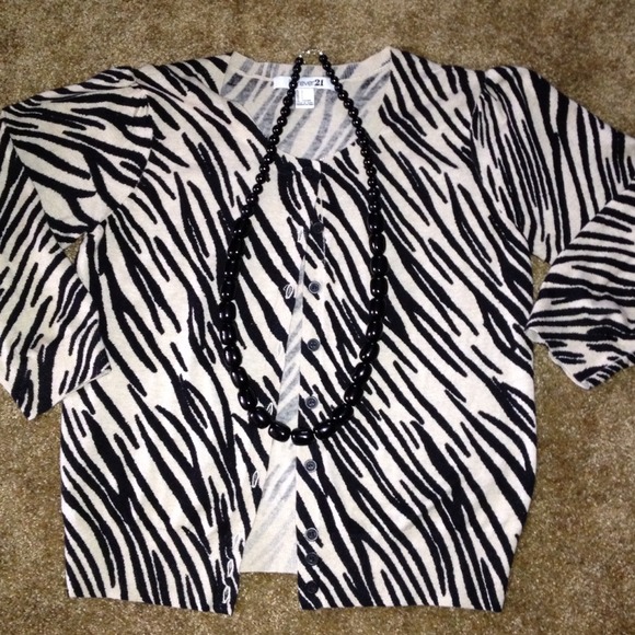🚫****SOLD****Black and Tan animal print cardigan