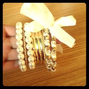 Elegant  bow bangles ❤