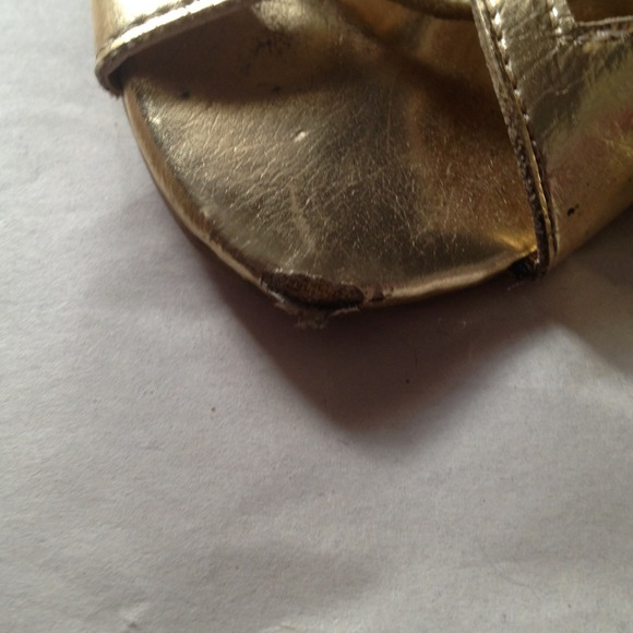 Gold Gladiator Sandals---super cute ⬇️reduced ⬇️ - Picture 2 of 4