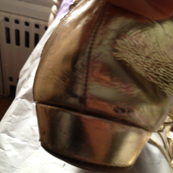 Gold Gladiator Sandals---super cute ⬇️reduced ⬇️ - Picture 4 of 4