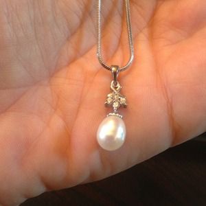 Pearl neclace and earring set