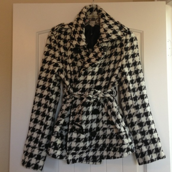 SOLD in BUNDLE*****Black/white tie buckle jacket - Picture 1 of 2