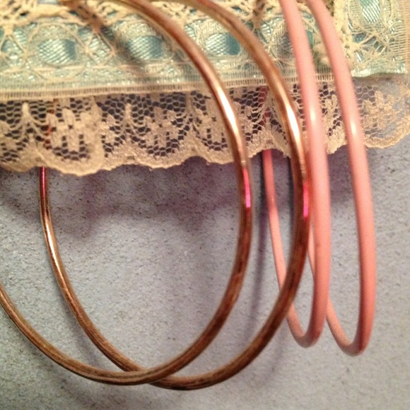 💢SOLD💢🎀Bundle hoop earrings!