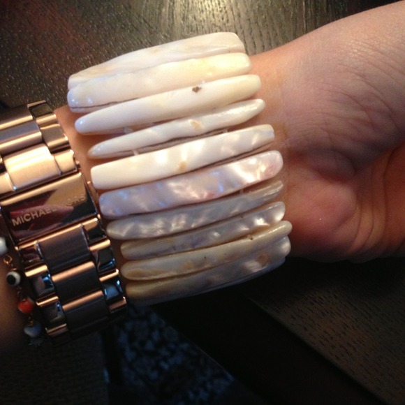Shell bracelet - Picture 3 of 3
