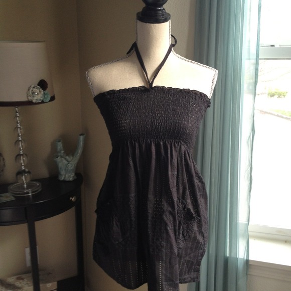 💥SOLD💥Black Halter Top - Picture 2 of 4