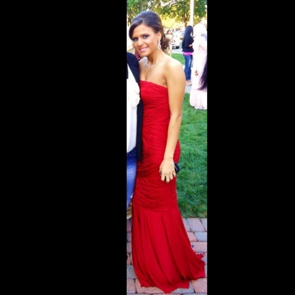 Red carpet Look Dress! - Picture 2 of 3