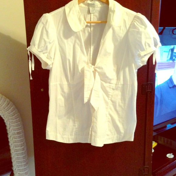 Anthropologie Bow collared shirt