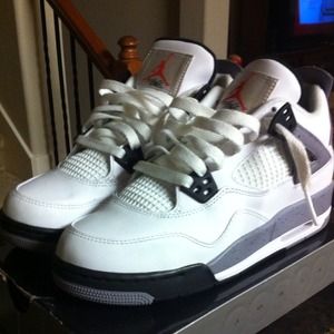 Cement 4s worn once . Perfect condition,