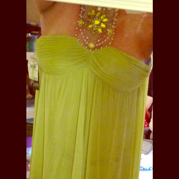 Adrianna Papell Dresses & Skirts - Adrianna Papell chartreuse short evening dress
