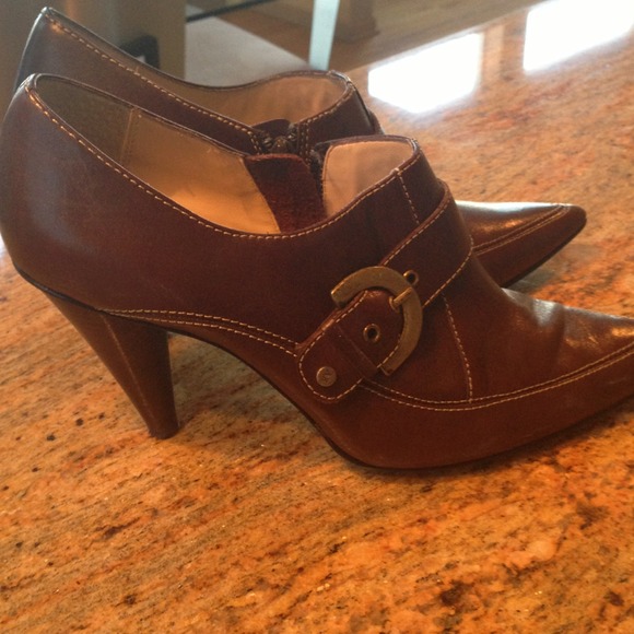 Brown booties - Picture 3 of 3