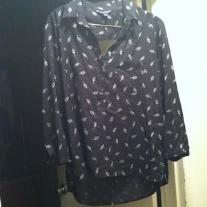 Cute black summer shirt with a print on it...