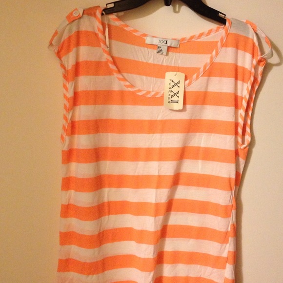 🚫SOLD🚫Orange & White stripped top