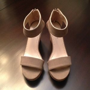 Adrienne Vittadini wedges