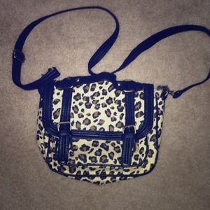 💥Reduced💥 Animal Print Cross-body