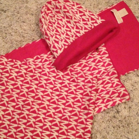 SOLD IN BUNDLE!!! - Picture 3 of 3
