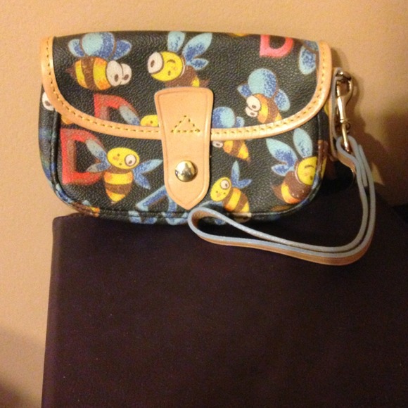 Dooney & Bourke wristlet