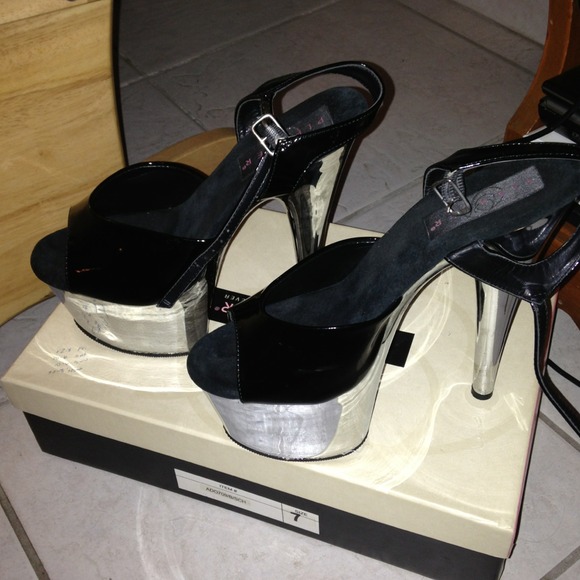 Very sexy High heel black/ silver crome