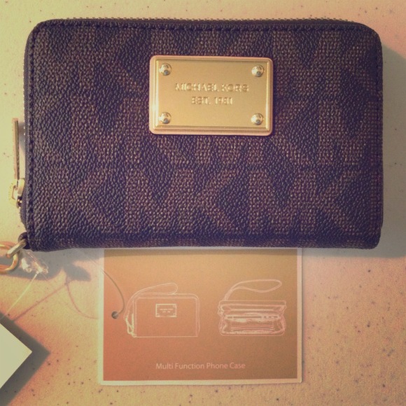 🚫MK Wristlet•Fits iPhone📱