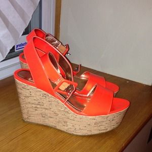 BCBG NEON ORANGE WEDGES