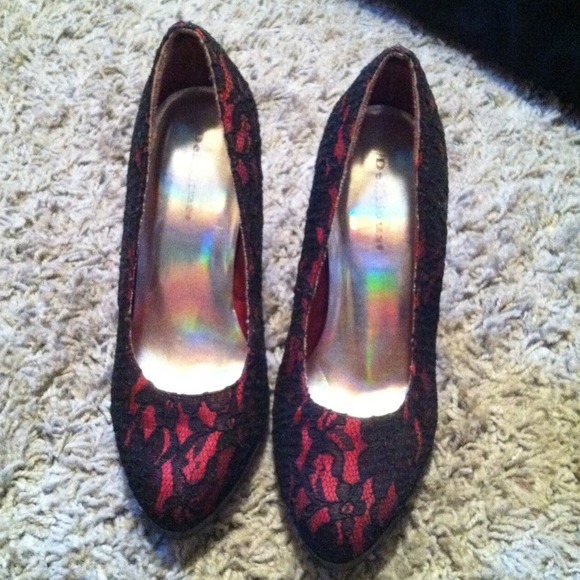 😊REDUCED😊 Red Satin w/ Black Lace