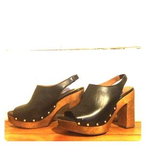 Hunter Wooden clogs