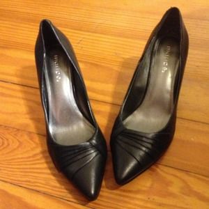 ✳✳REDUCED✳✳Black Maripe' pumps