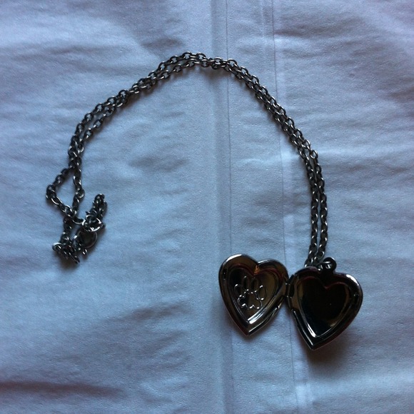 Paw heart necklace