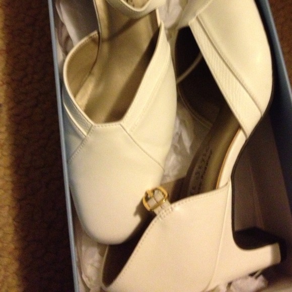 Dressy Low heel T Strap