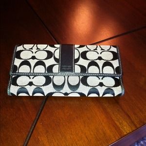 Gently used authentic COACH wallet RESERVED*****