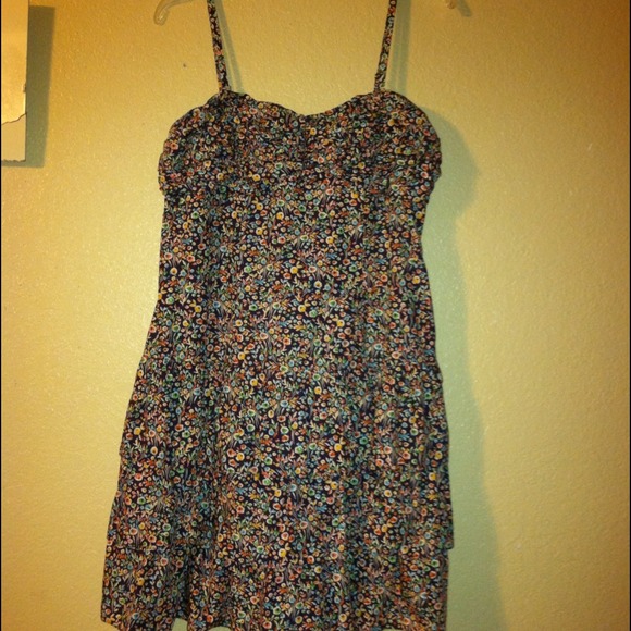 Cute Express floral ruffle dress size large