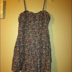 Cute Express floral ruffle dress size large