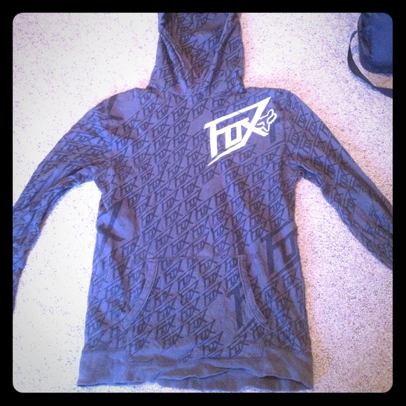 Long sleeve fox shirt.