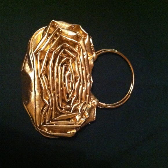 Gold clutch