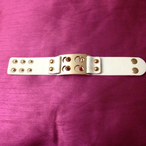 Leather Snap (white)