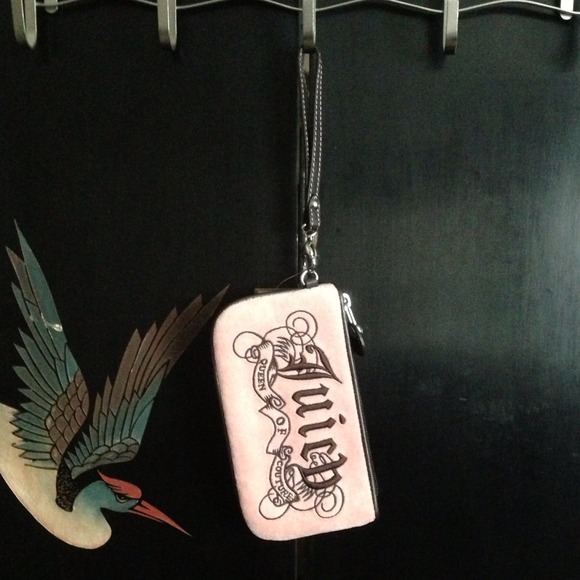 AUTH NWT Juicy Couture wristlet