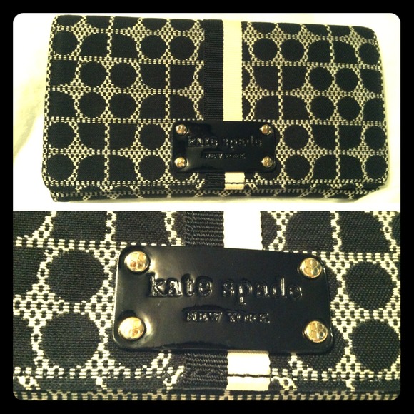 kate spade Clutches & Wallets - 💖Reserved💖Kate Spade Classic Noel Wallet