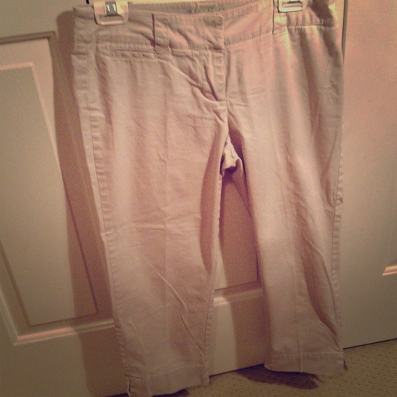 Khaki Capri pants🚫traded🚫