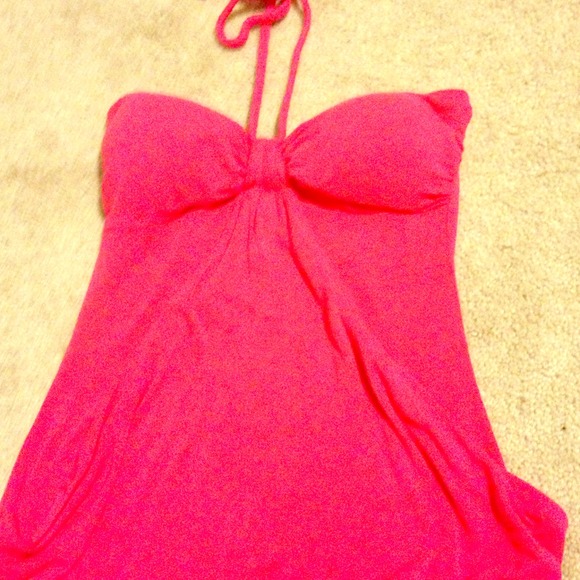 Halter top - Picture 1 of 1